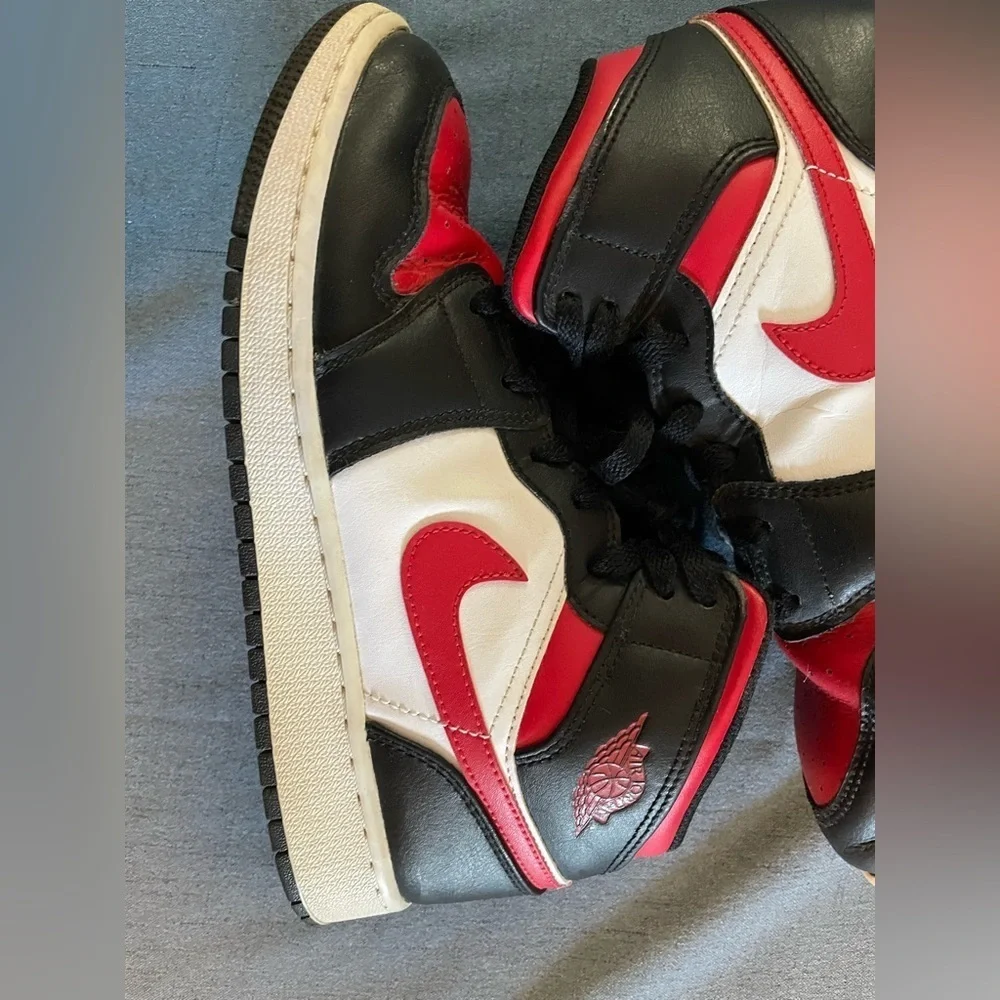 Jordan 1 Retro High OG, Size 6.5Y, EUC